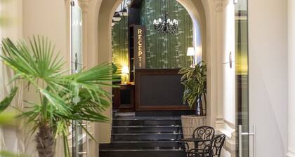 Hotel Grand Hedonist