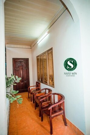 Habitación cuádruple superior | Escritorio, insonorización, tabla de planchar con plancha y wifi gratis