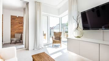 Lägenhet Design (Exotic) | 1 sovrum, sängtillbehör av högsta kvalitet, skrivbord och ljudisolering