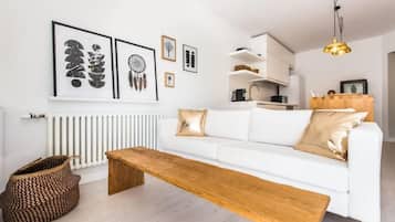 Design Apartment (Exotic) | Living area | Flat-screen TV