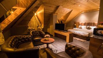 Free minibar items, in-room safe, individually furnished, desk