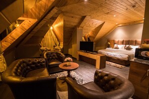 Free minibar items, in-room safe, individually furnished, desk - Coral Resort and Spa Centrally Heated Mountain Side Resort Manali (Manali)