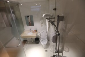 Standard Double Room | Bathroom | Shower, free toiletries, hair dryer, slippers - Shanghai Jiejia Preferred Hotel (Shanghai)