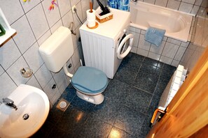 Villa | Bathroom