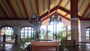 Pintu masuk properti