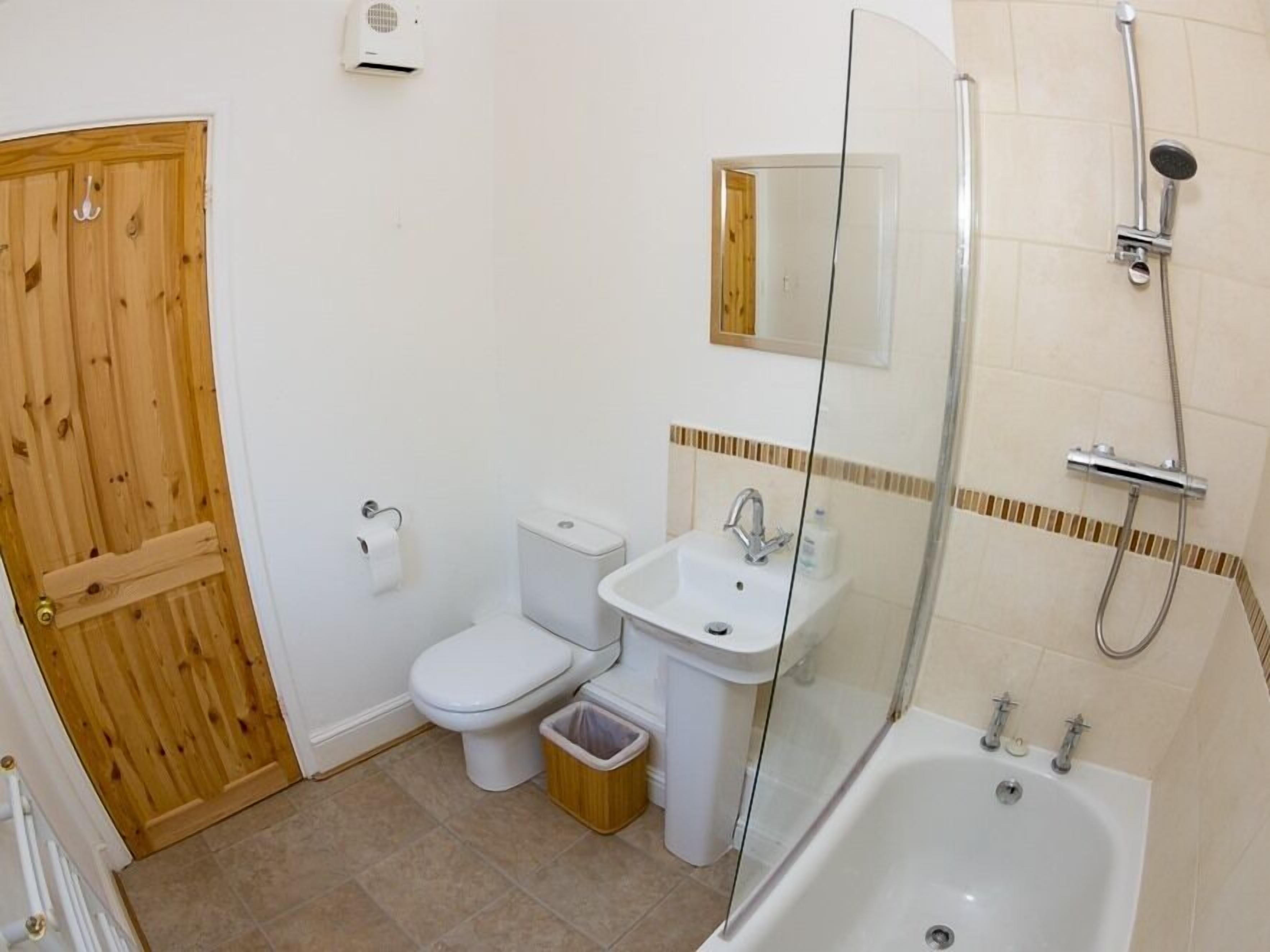 Deluxe House, Private Bathroom | Bathroom