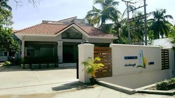 مدخل المنشأة