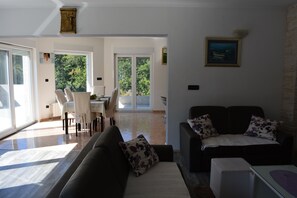 Living area - Holiday House 4M (Podbablje)