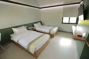 Minibar, bureau, rideaux occultants, chambres insonorisées