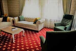 2 ห้องนอน, ผ้าม่านกันแสง, Wi-Fi ฟรี, ผ้าปูที่นอน