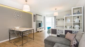 Apartment, Non Smoking (Love Dluxe) | Premium bedding, desk, blackout drapes, soundproofing