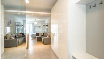 Apartment, Non Smoking (Love Dluxe) | Private kitchen | Full-sized fridge, oven, stovetop, dishwasher