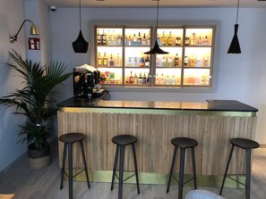 Bar (on property) - Hotel Torrent (L'Escala)