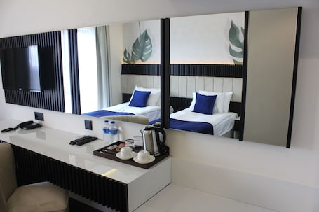 1 bedroom, hypo-allergenic bedding, minibar, in-room safe