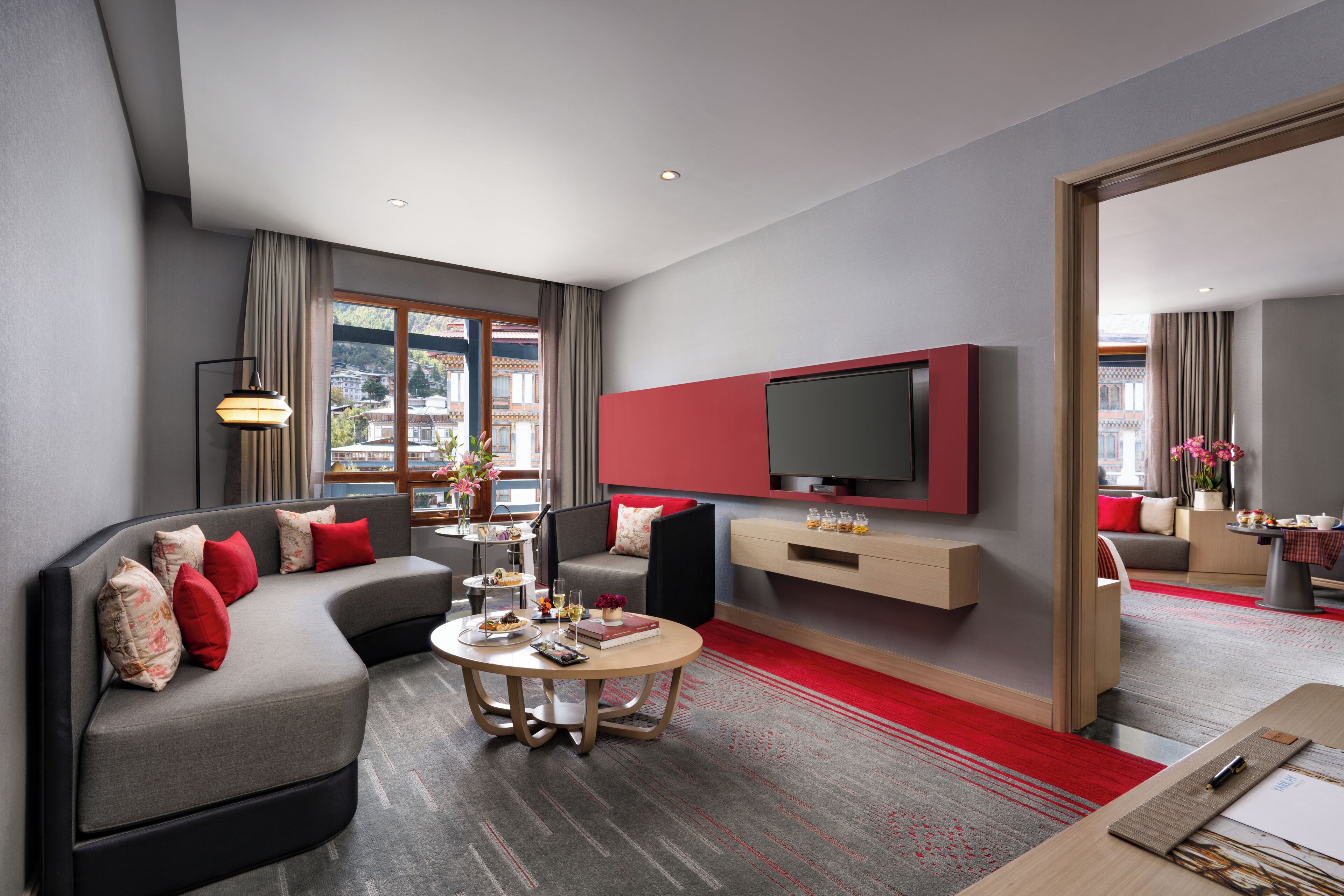 Suite (SeleQtions) | Living area | Smart TV