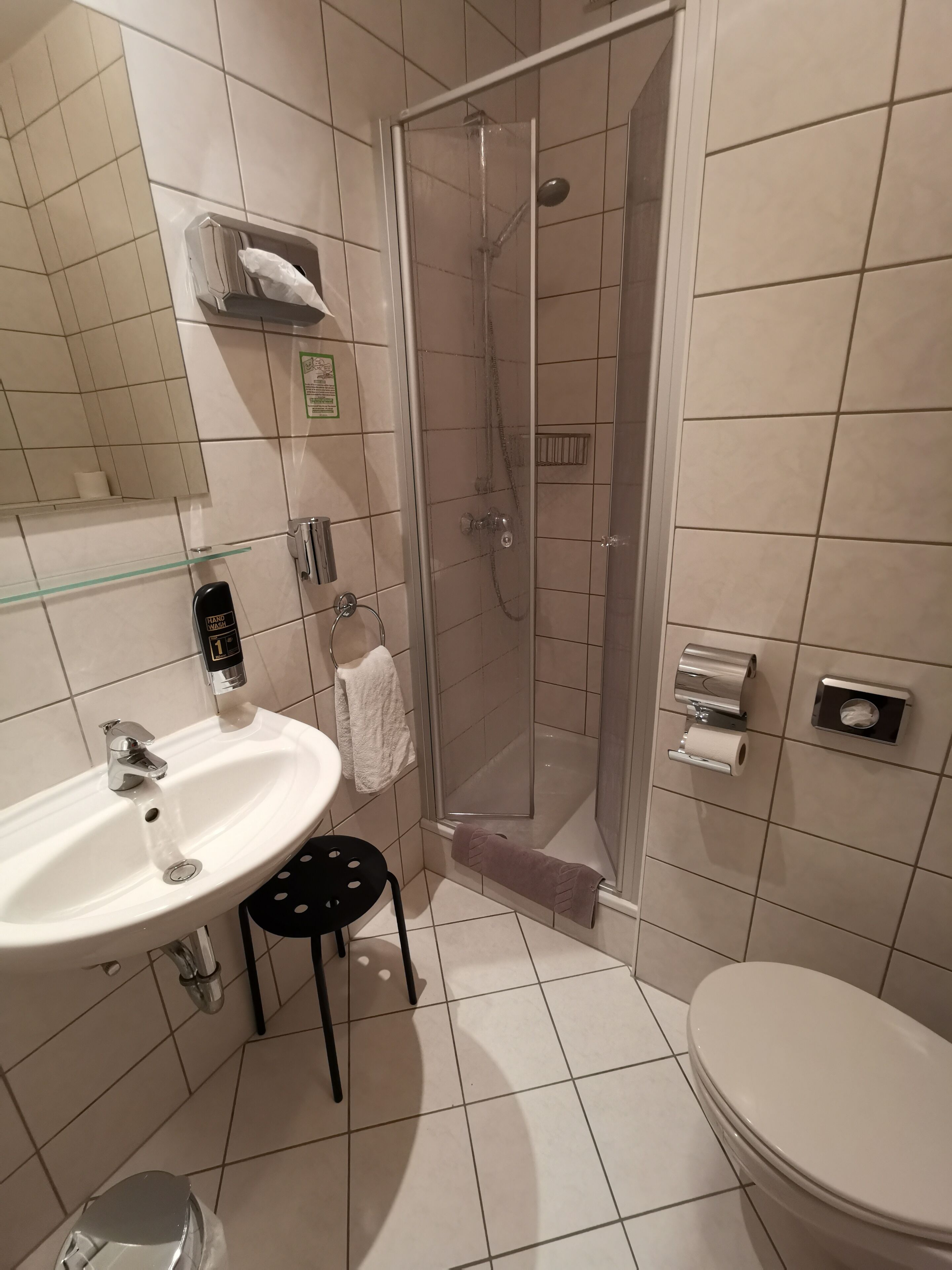 shower, free toiletries, hair dryer, slippers