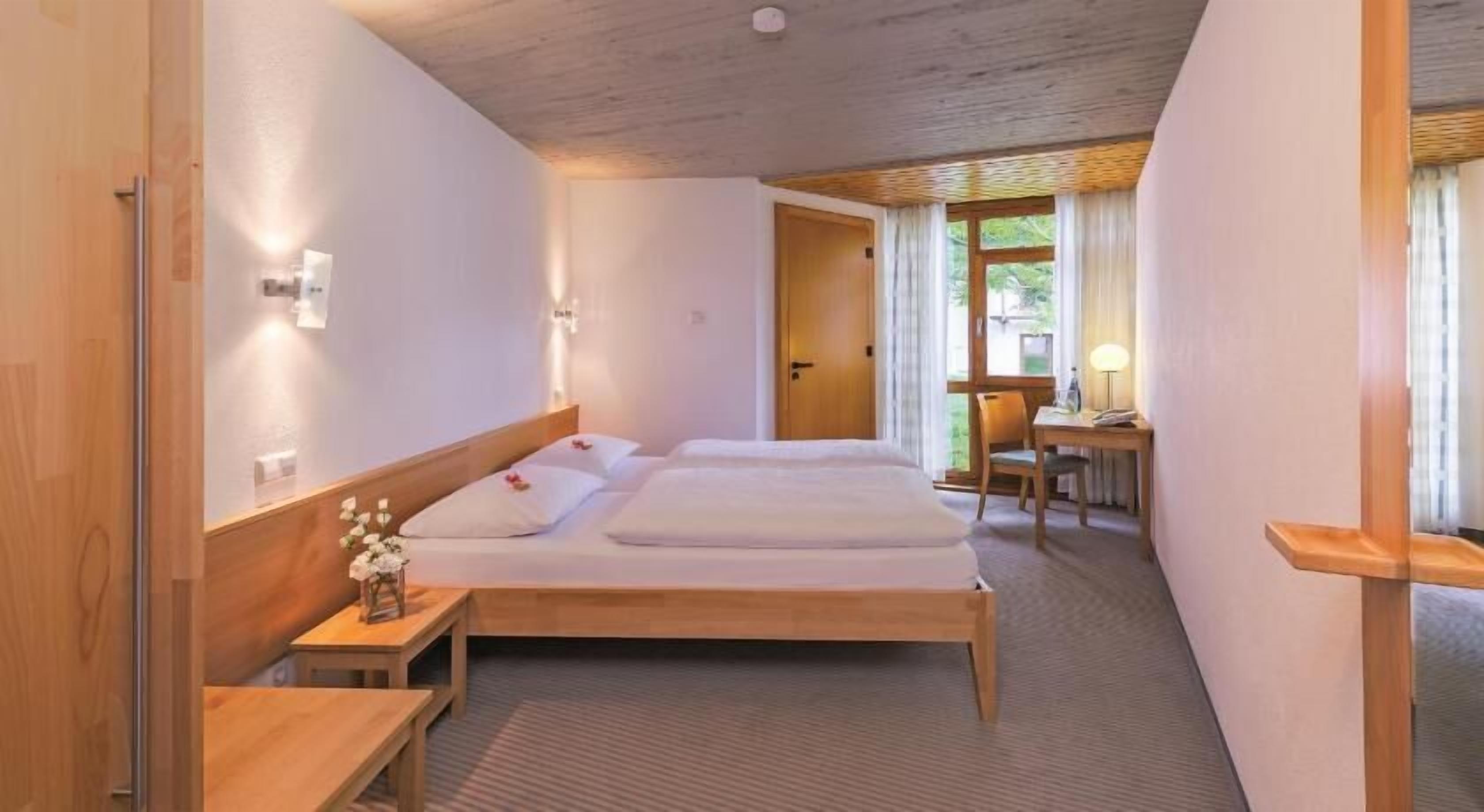 In-room safe, desk, iron/ironing board, free WiFi