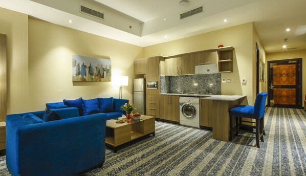 Estudio Premium, 1 cama King size | Minibar, caja de seguridad en la habitación y muebles diferentes 