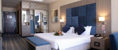Superior Room, 1 King Bed | Minibar, in-room safe, individually furnished, desk