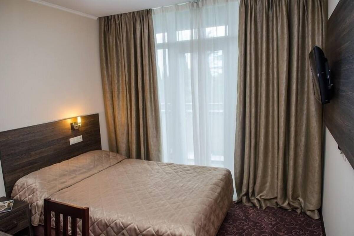 Standard-Einzelzimmer | Zimmersafe, Bügeleisen/Bügelbrett, kostenloses WLAN