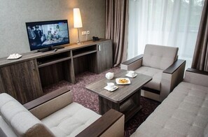 Suite Comfort | Una cassaforte in camera, ferro/asse da stiro, Wi-Fi gratuito