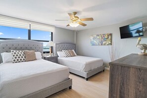 2 slaapkamers, een bureau, een strijkplank/strijkijzer, wifi