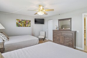 2 Schlafzimmer, Schreibtisch, Bügeleisen/Bügelbrett, WLAN