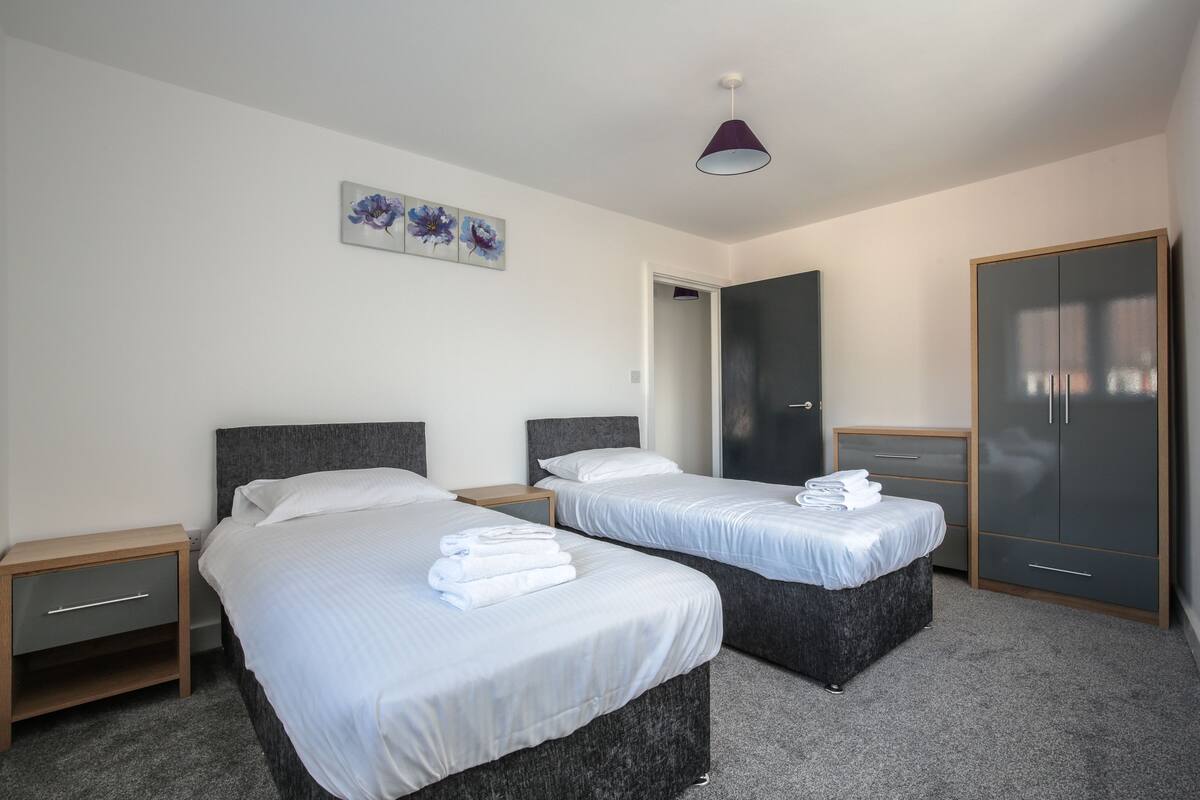 2 bedrooms, iron/ironing board (on request), individually decorated
