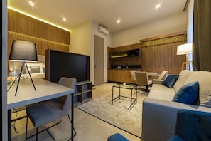 Deluxe Studio | Living room