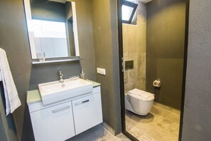 Villa | Bathroom