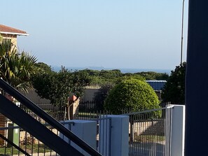 Property grounds - Modern Beach apartment (Bluewater Beach)