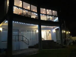 Exterior - Modern Beach apartment (Bluewater Beach)