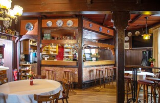 Bar (en la propiedad)