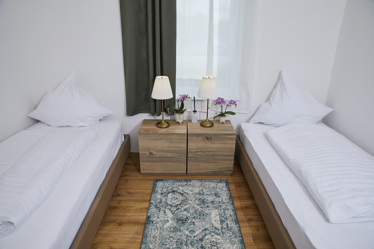 Comfort Twin Room | Desk, free cots/infant beds, free WiFi, bed sheets