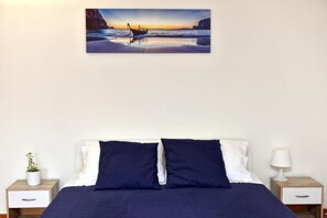 1 chambre, fer et planche à repasser, Wi-Fi gratuit, draps fournis