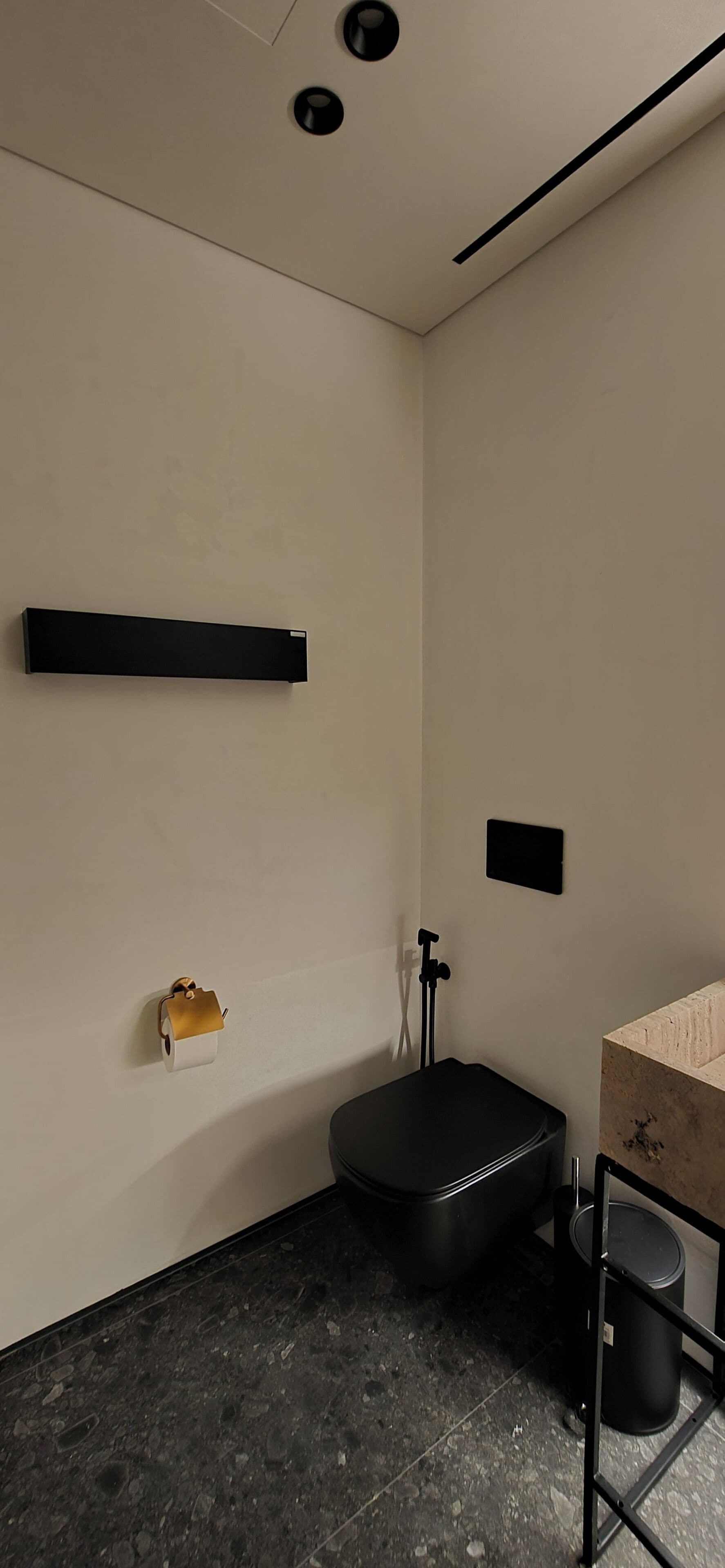 Ducha, artículos de higiene personal gratuitos y secador de pelo