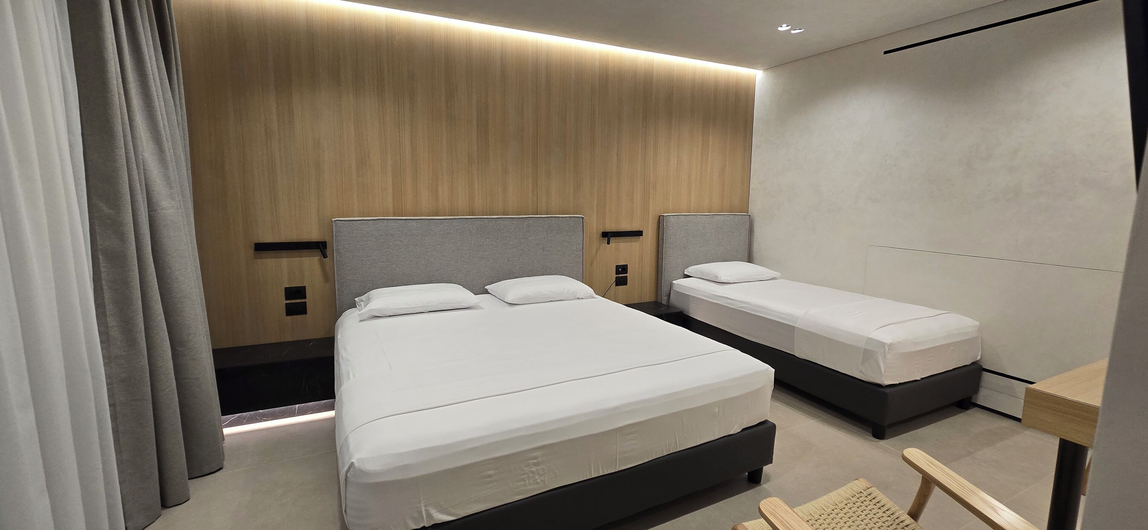 Ropa de cama hipoalergénica y minibar 