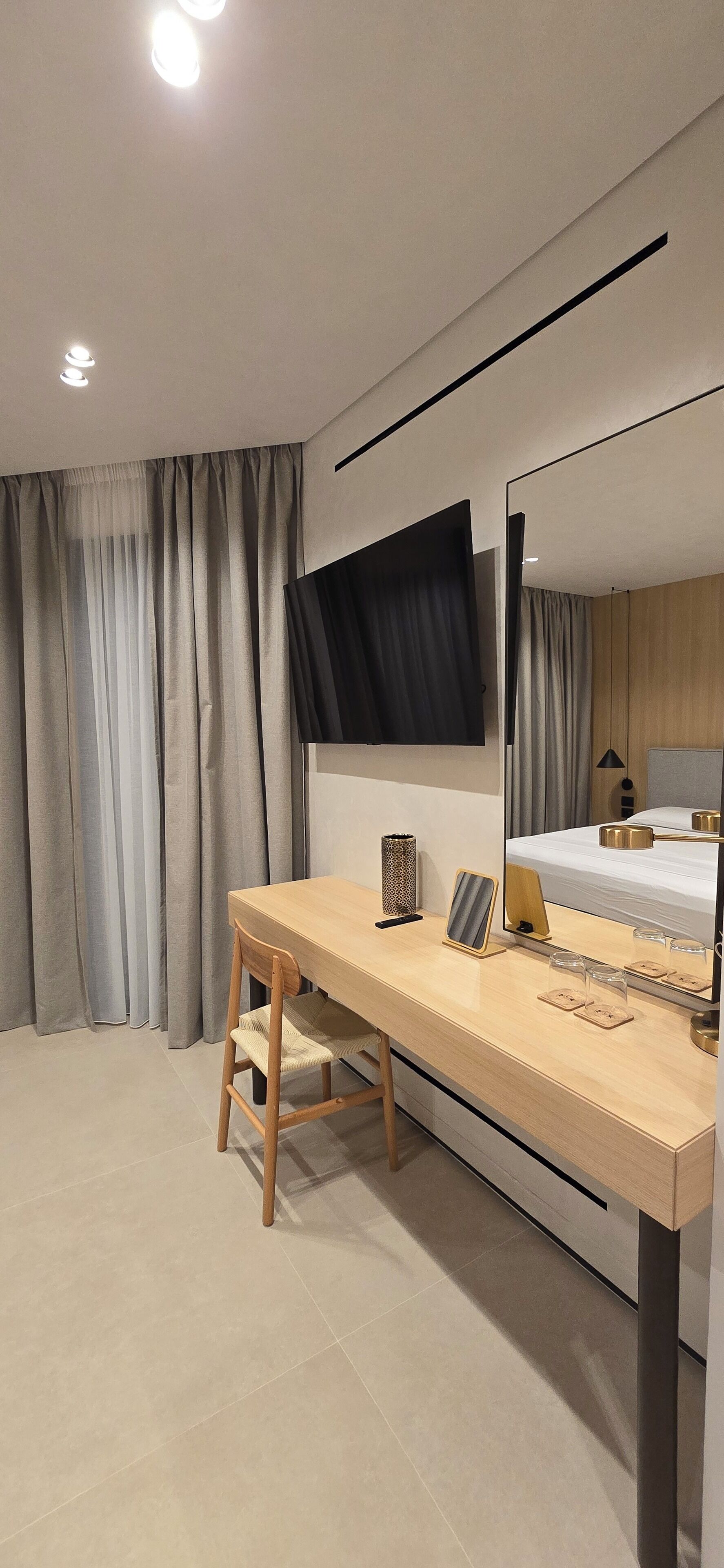 Ropa de cama hipoalergénica y minibar 