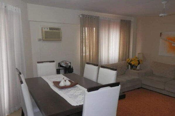 Apartment, 2 Double Beds, Non Smoking | Living area | Flat-screen TV - Apto Praia Central Camburiu (Balneário Camboriú)
