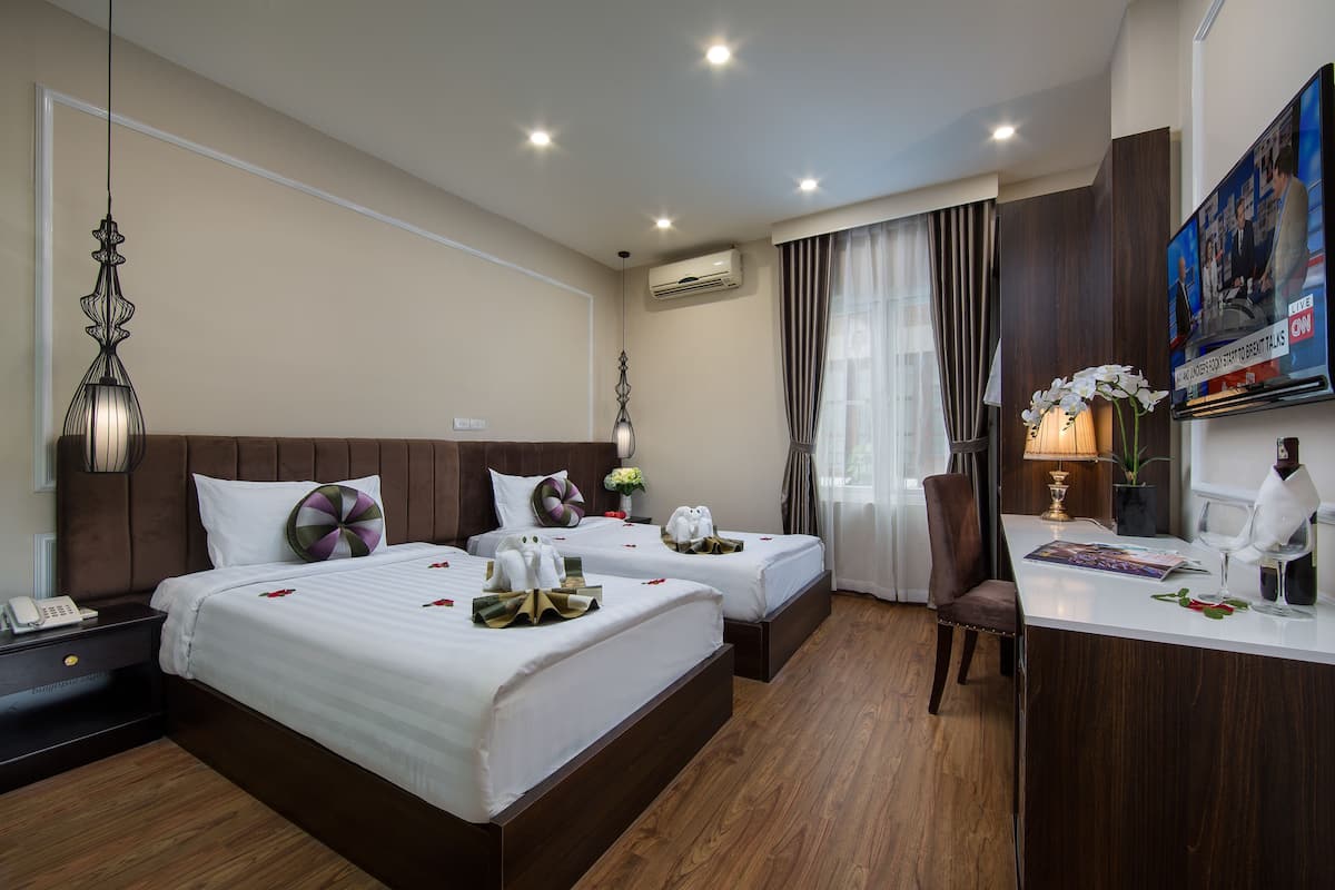 Minibar, két bảo mật tại phòng, bàn, màn/rèm cản sáng 