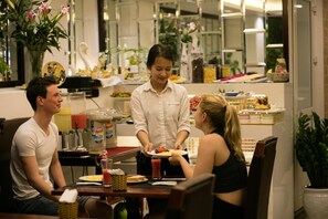 Breakfast, lunch and dinner served - Splendid Pearlight Hanoi (Hanoi)