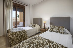 2 bedrooms, WiFi, bed sheets - Large and comfortable apartment in Javea, Costa Blanca, Spain  with communal pool for 4 persons (Javea)