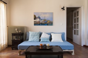 Villa, Multiple Beds, Non Smoking | Living room