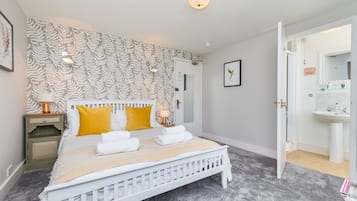 Habitación doble Confort | Decoración personalizada y muebles diferentes
