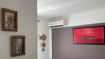 1 chambre, fer et planche Ă repasser, Wi-Fi gratuit, draps fournis