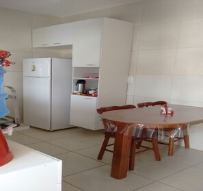 House, Multiple Beds, Non Smoking | Private kitchen | Fridge, microwave, oven, stovetop - Casa Grande Gravata (Gravata)