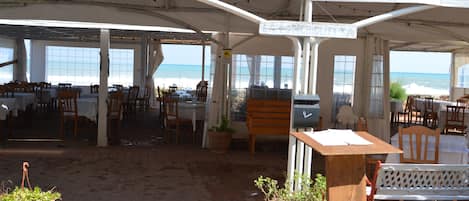 Lunch and dinner served