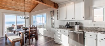Drift Inn - #156 Amazing oceanfront views, beautifully remodeled, gorgeous finishes