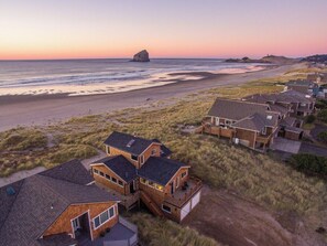 Exterior - #156 Drift Inn · Stunning oceanfront views, spacious family home (Pacific City)