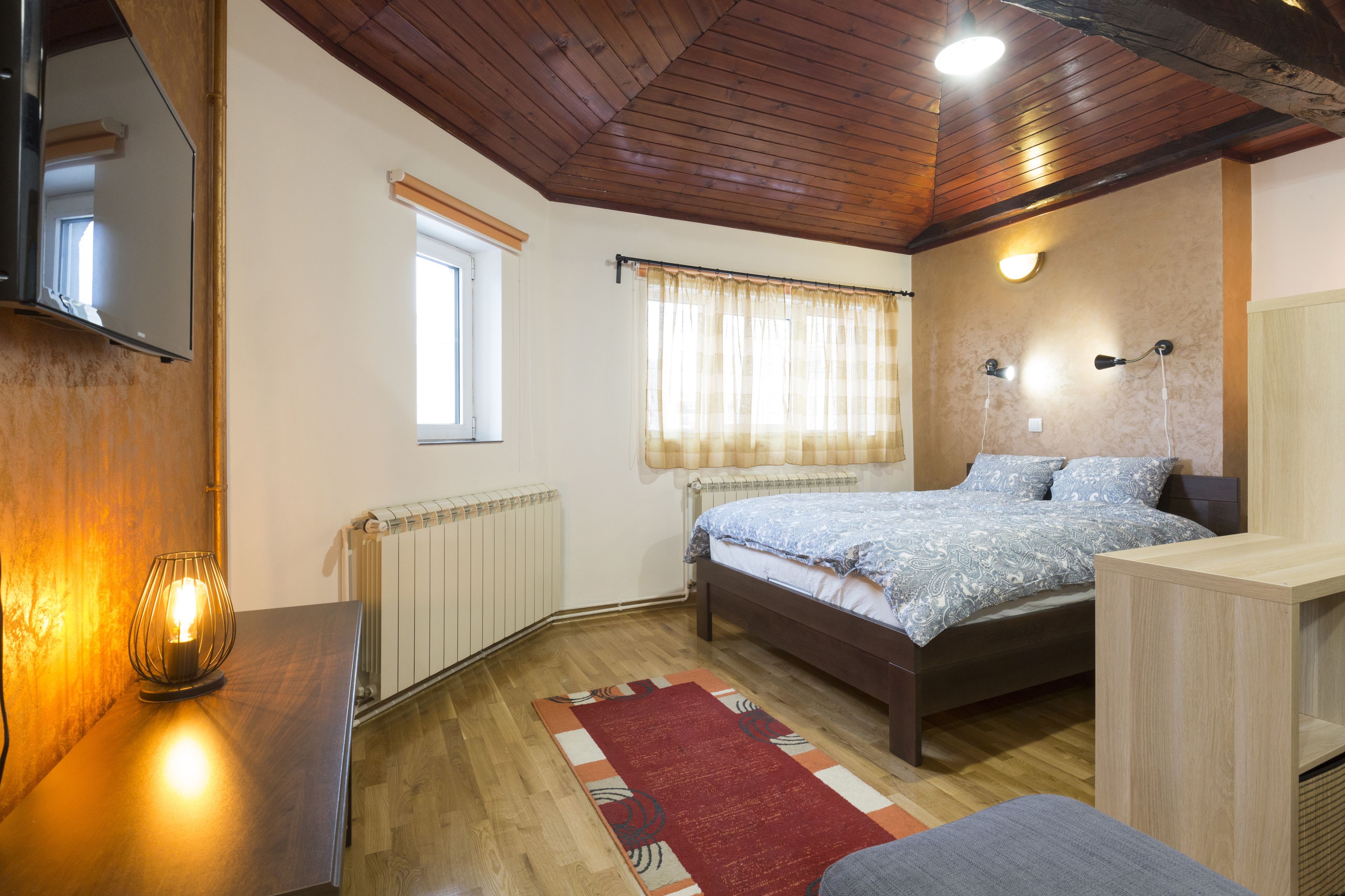 Ropa de cama hipoalergénica y cortinas blackout 